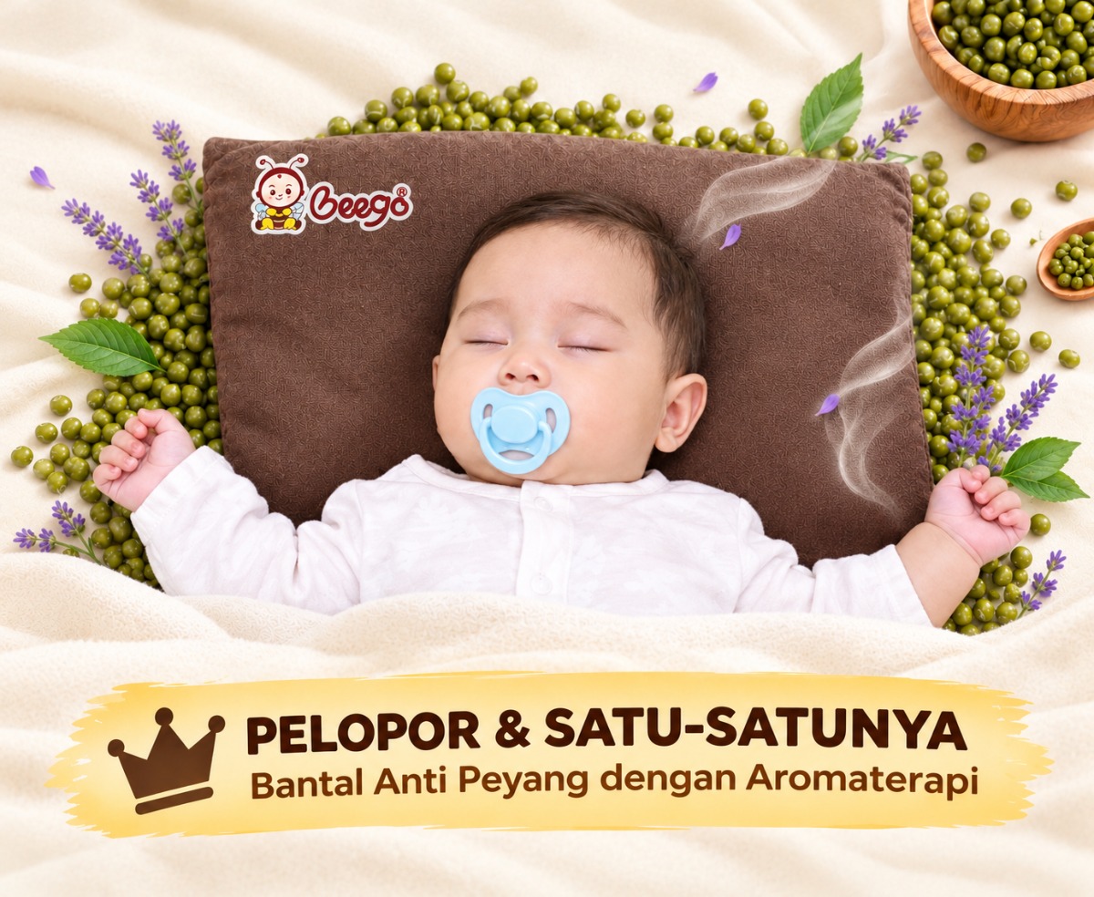 Bayi tidur nyenyak di atas bantal Beego